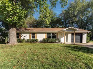 806 Carson Dr, Bentonville, AR 72712