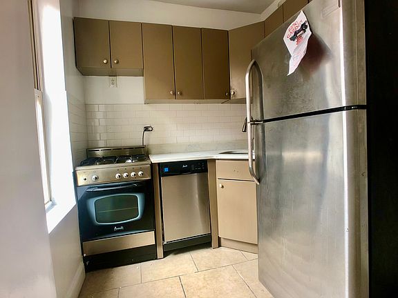 3rd image of 703 W 184th St APT 4C