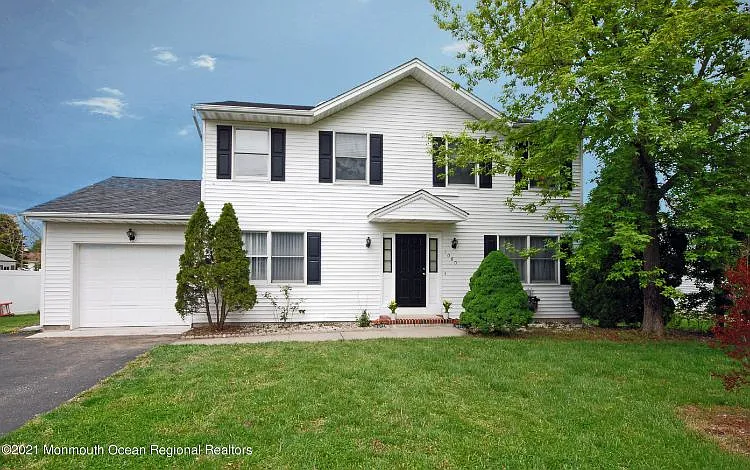 1080 Old Freehold Rd photo 1