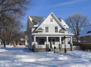 201 3rd Ave, Charles City, IA 50616