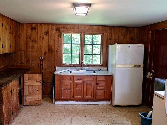 4th image of 727 Brattleboro Rd