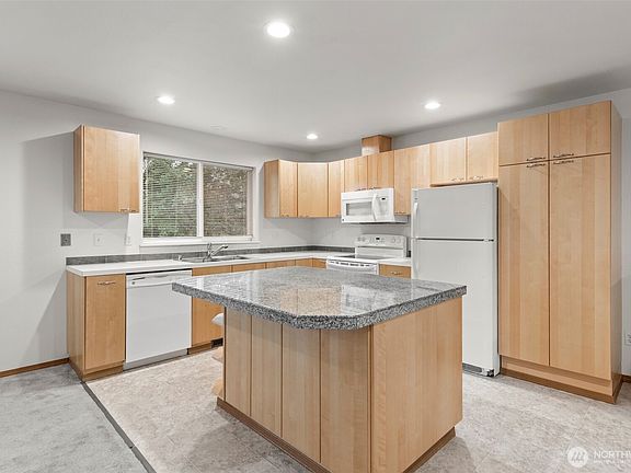 5th image of 2718 S Star lake Road