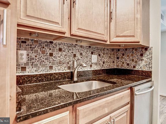 5th image of 11777 Carriage House Dr