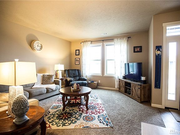 2nd image of 106 N Tanager St