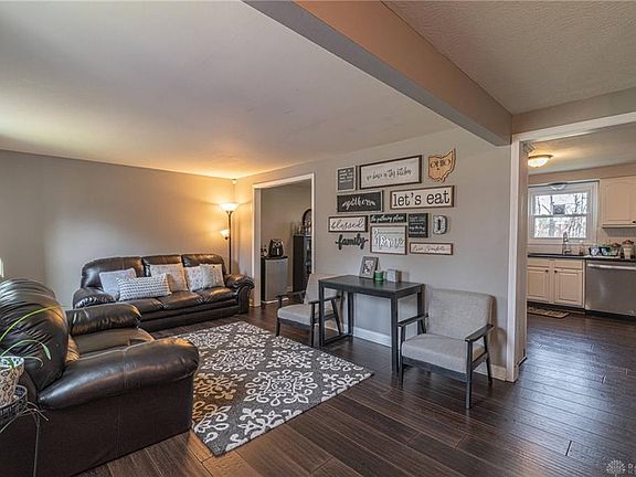 3rd image of 4099 Willow Run Dr