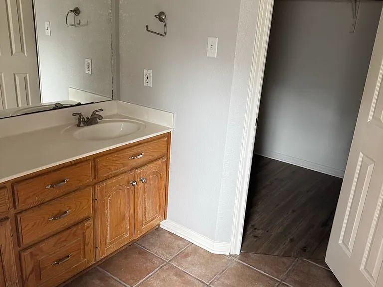 929 Crested Butte Dr — Photo 4