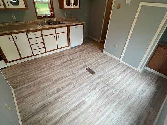3rd image of 11 Sweet Fern Drive