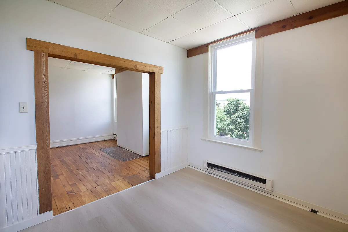 Building Photo - 722 Wood St #5