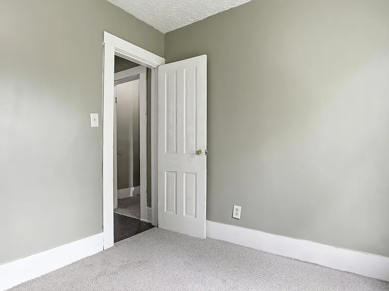 817 Princeton St — Photo 10