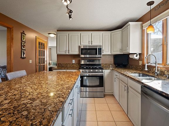 4th image of 45 Somers Rd