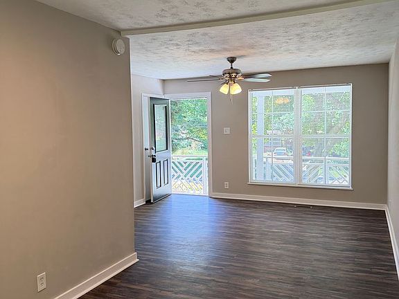 5th image of 4535 Briarwood Dr