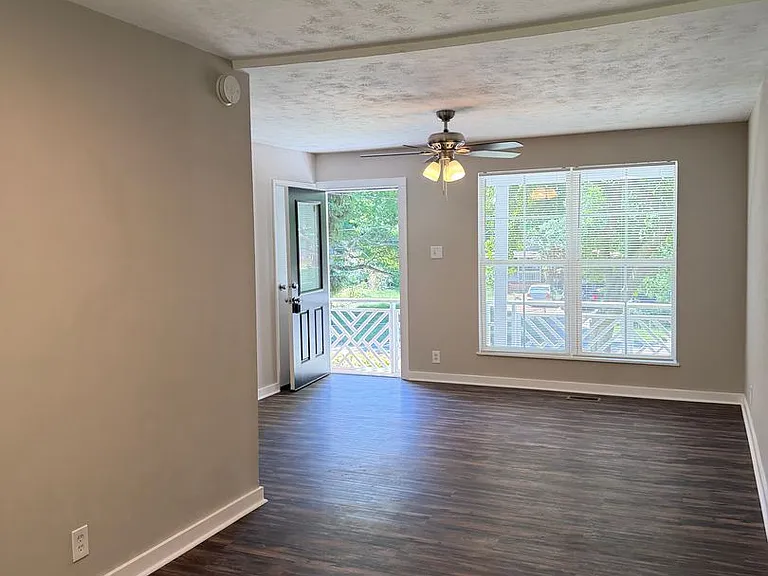 4535 Briarwood Dr — Photo 5