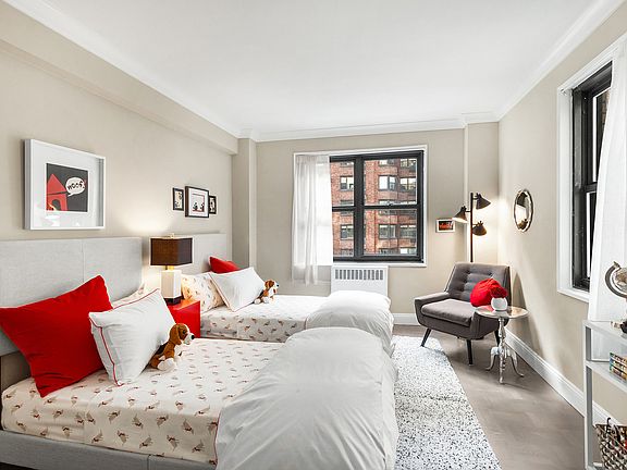 5th image of 425 E 79th St APT 5F