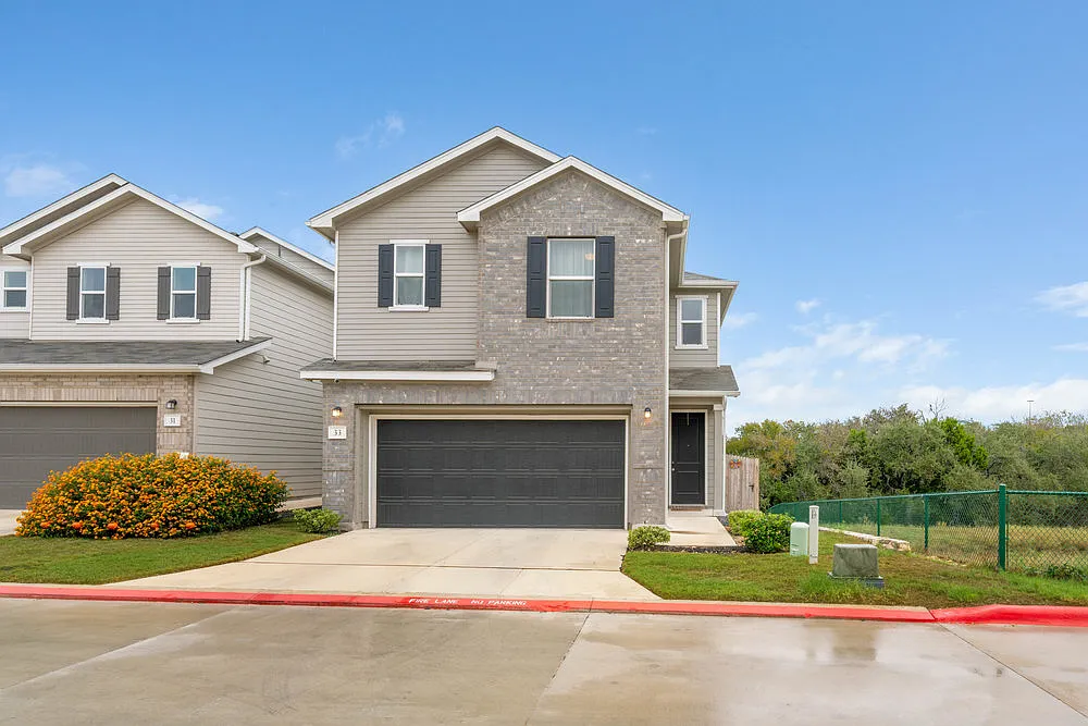 3 bed, 2.5 bath, 1664 sqft, $2,000 — Photo 1