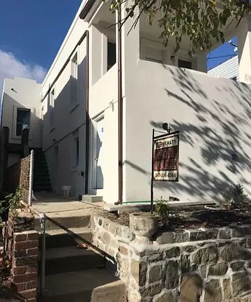 5th image of 2557 Pearsall Ave