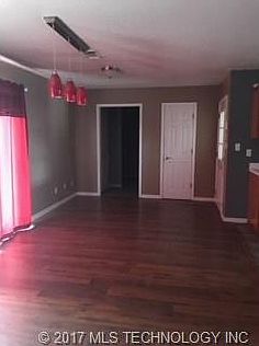 5th image of 614 E Coal Ave