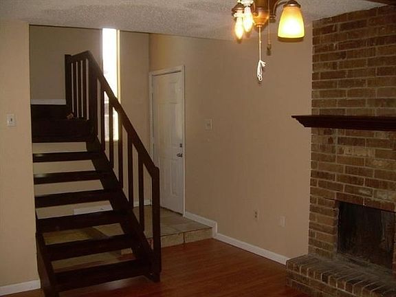5th image of 401 Sugar Pine St APT B