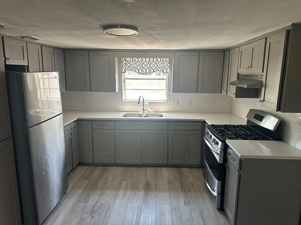 1416 E Champion St. — Photo 4