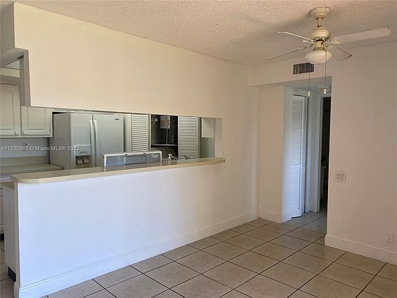 5th image of 4453 Treehouse Ln APT 15C