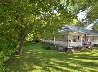 935 S Irvine Rd, Irvine, KY 40336