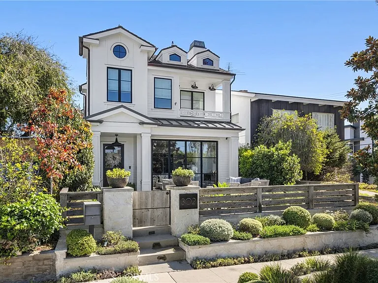 302 Orchid Ave — Photo 1