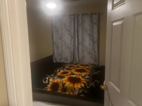 2625 Bottle Tree Dr, Palmdale, CA 93550
