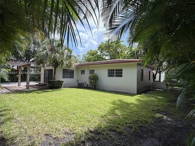 828 Lorca St — Photo 18