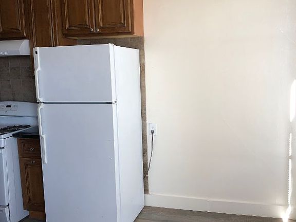 5th image of 4101 Lincoln Way #208
