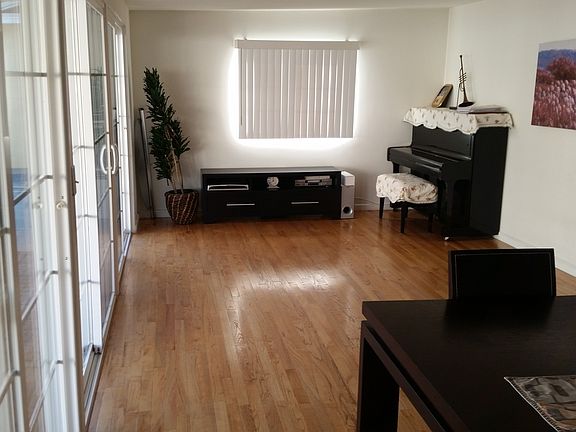 3rd image of 1041 Salisbury Ct