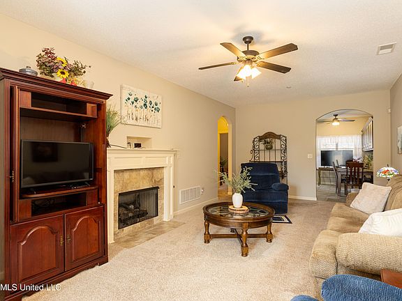 3rd image of 3218 Wellbrook Ln