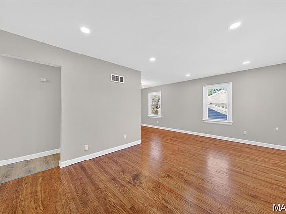 3rd image of 2506 Shannonaire Dr