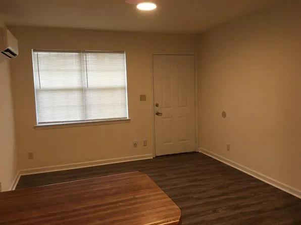 76 Daphne Ln, Fort Oglethorpe, GA 30742