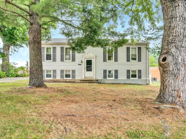 101 Lenox Cir, Roanoke, VA 24019