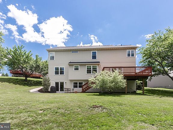 5th image of 36 Glen Oak Ct