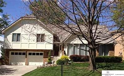 1st image of 812 N 148th Ave