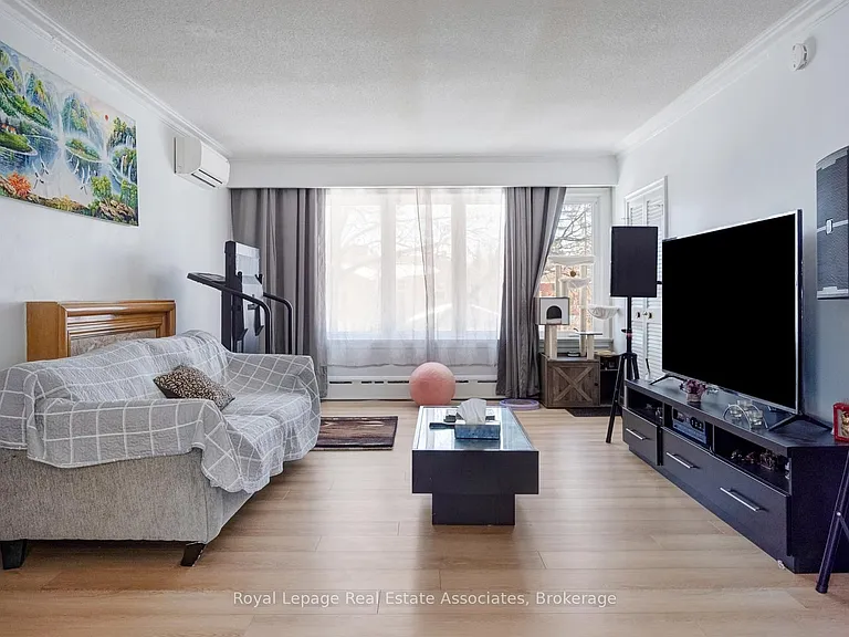 49 Bemersyde Dr #A — Photo 5