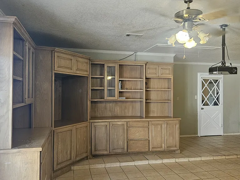 2402 Emerson Ct — Photo 16
