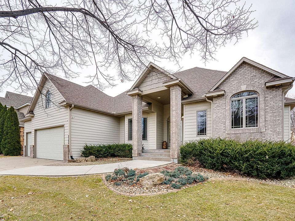 1st image of 2386 Arnold Palmer Dr NE