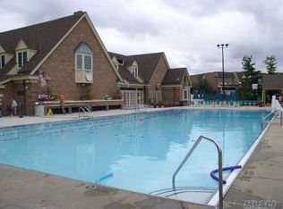 1305 Estates Ln #1, Bayside, NY 11360