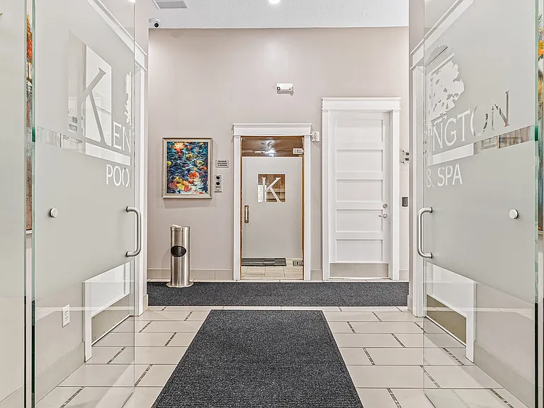 Kensington Apartments — Photo 14