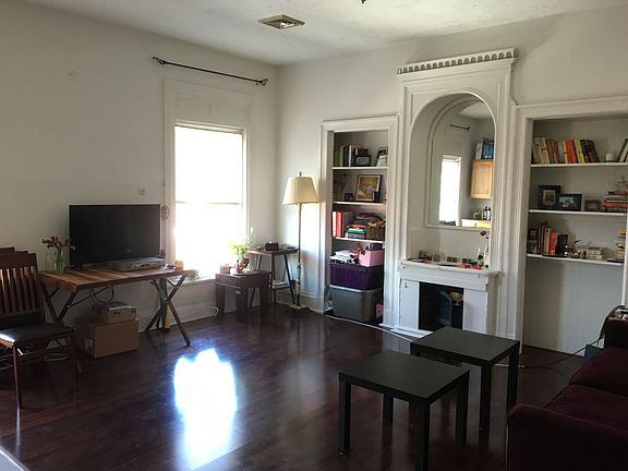 3rd image of 1628 Mount Vernon St #3F