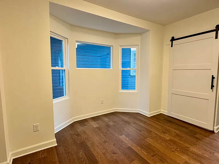 1321 Forsythe Ave — Photo 12