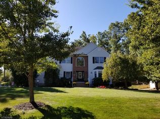 30 Chelsea Dr, Oak Ridge, NJ 07438