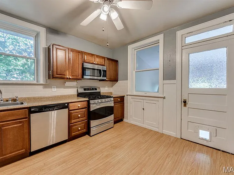 5058 Winona Ave — Photo 13