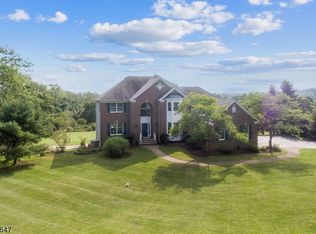 9 Beacon Light Rd, Califon, NJ 07830