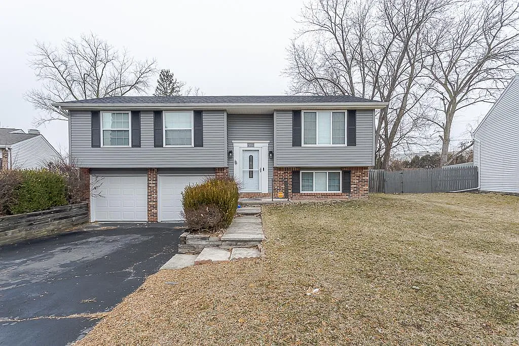 3 bed, 2.0 bath, 1506 sqft, $2,400 — Photo 1