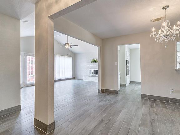 4th image of 10427 Carlow Ln