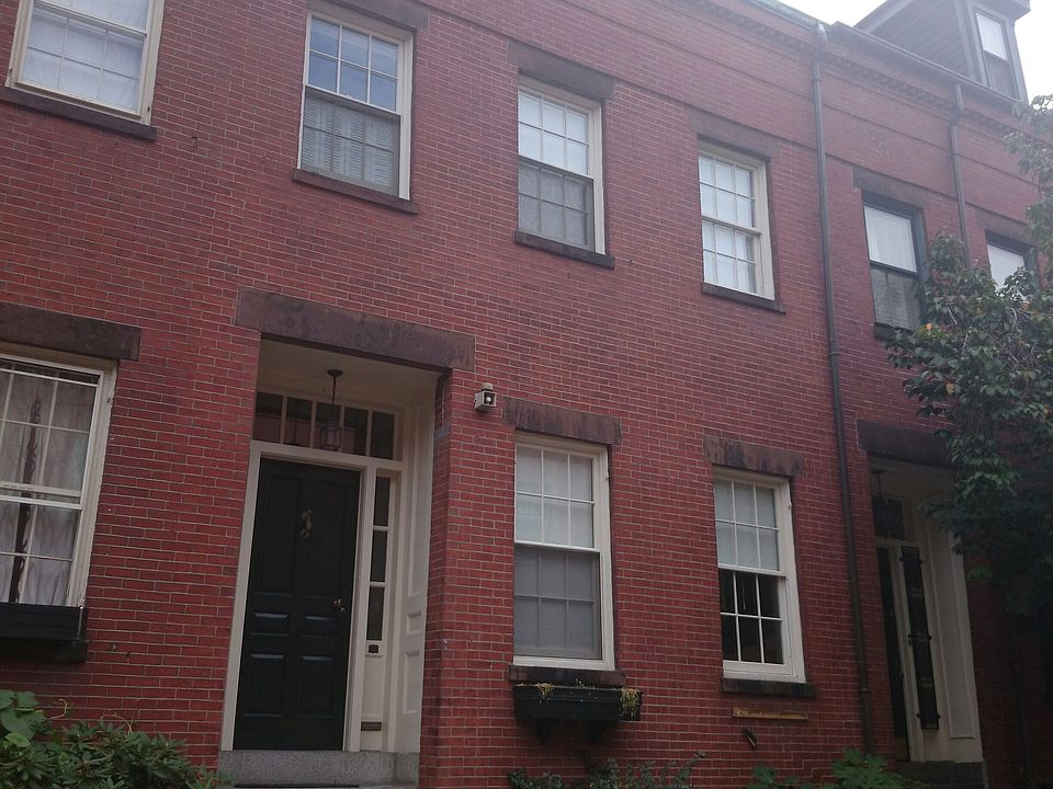 2nd image of 11 Bond St