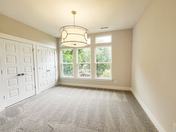 4th image of 618 W End Dr