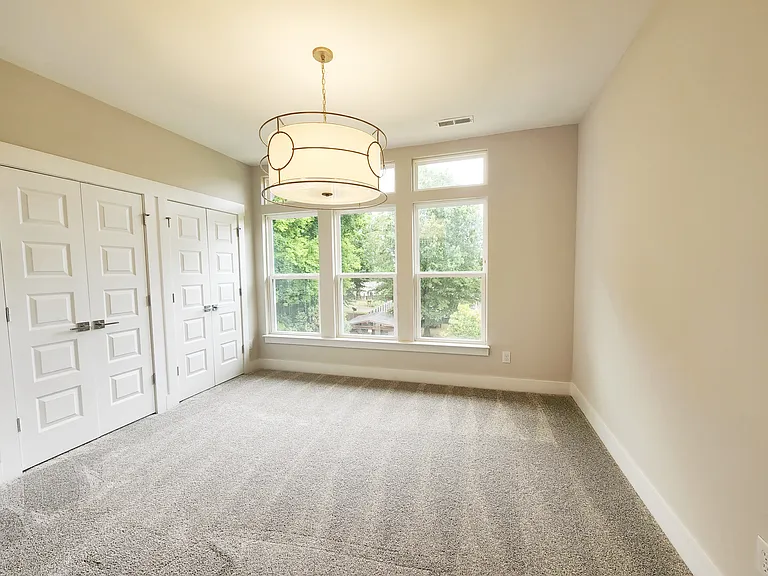 618 W End Dr — Photo 4